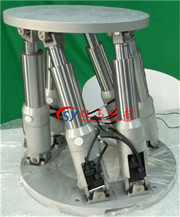 高精度六自由度运动平台，用于光学测试，行程&plusmn;60mm，重复定位精度0.01mm和0.01&deg;，频率可以达到30Hz